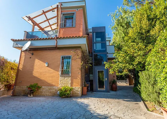 Spacious 4 Bdr With Parking