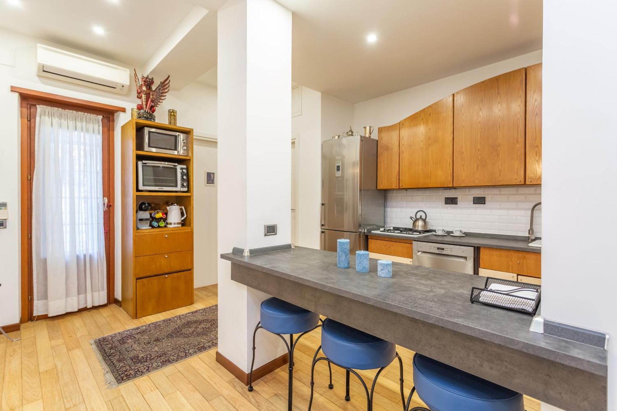 Spacious 4 Bdr With Parking Apartamento