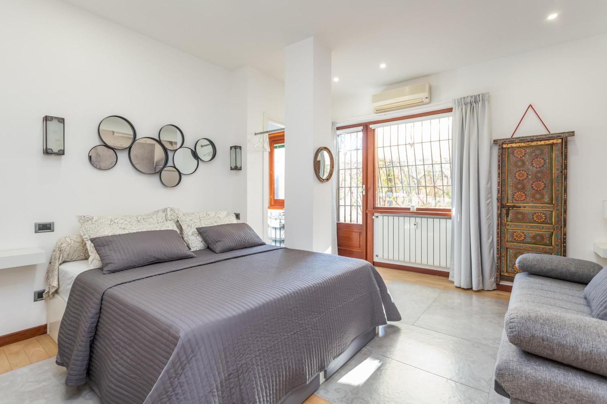 Spacious 4 Bdr With Parking Roma