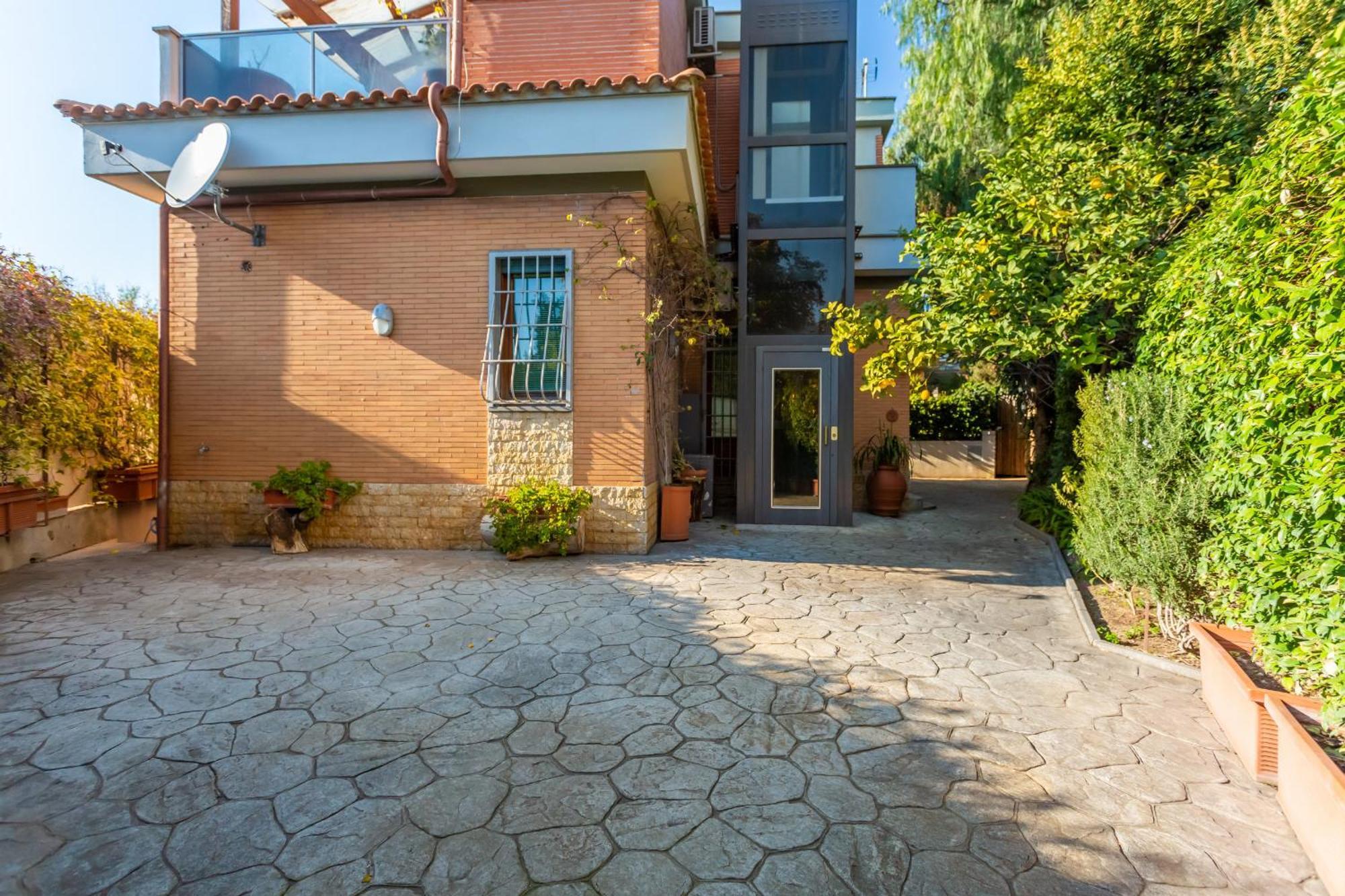 Apartamento Spacious 4 Bdr With Parking *