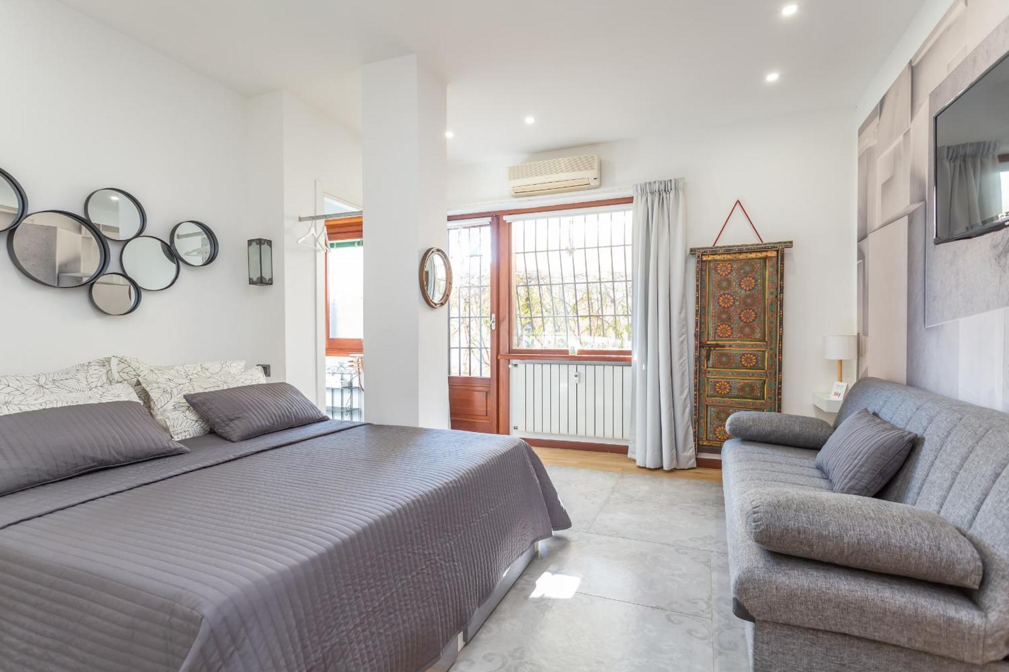 Spacious 4 Bdr With Parking * Roma